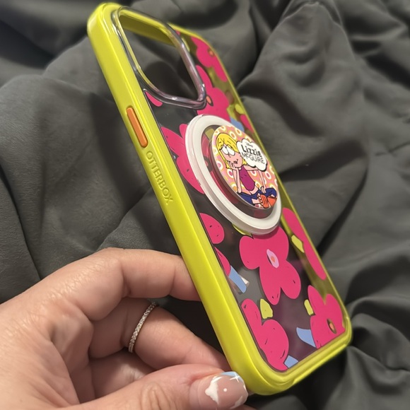Like new Otterbox case with Lizzie McGuire Socket for iPhone 15 Pro max - Picture 3 of 6
